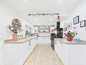 Kitchen- click for photo gallery